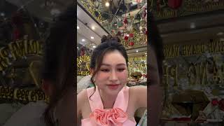 Bà Chủ Tiệm Vàng Hoàng Phát Livestream  lên vàng cty 610 seo sập sàn , giá siêu ưu đãi.