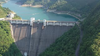 4ｋ　重力式コンクリートダム2番目の高さ　浦山ダム空撮