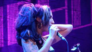 Amy Winehouse - Back To Black (Live Belgrade 18-06-2011 drunk or stoned), RIP 23-07-2011 †