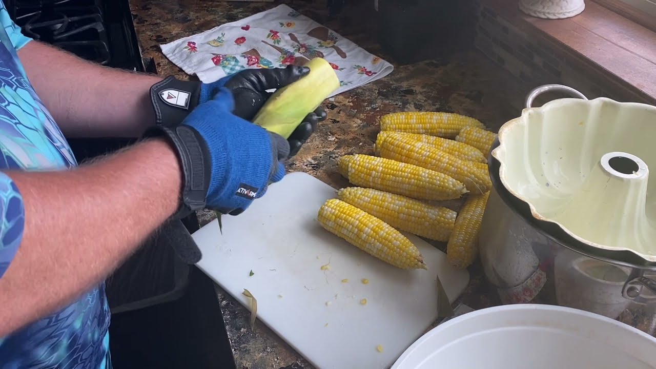 EASIEST WAY TO SHUCK AND CUT CORN EVER !!!!! - YouTube