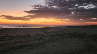 HERMOSO ATARDECER EN LA PLAYA