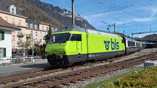 Zug der MOB/BLS Goldenpass Express nach Montreux/Ausfahrt Bahnhof Interlaken Ost BE