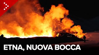 Etna, si apre frattura eruttiva a 3.000 metri: le immagini ravvicinate della lava che sgorga