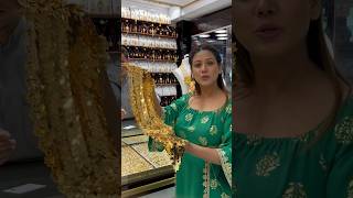 Dubai Gold #gold #dubaigold #dubaigoldsouk #dubaigoldjewellery #jewellery #travelwithmamta