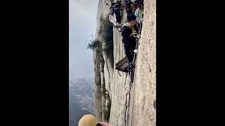 travel in China dangerous Huashan mountain