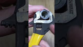 Is there a right way to use an adjustable jaw wrench? #plumbing #hack #tools