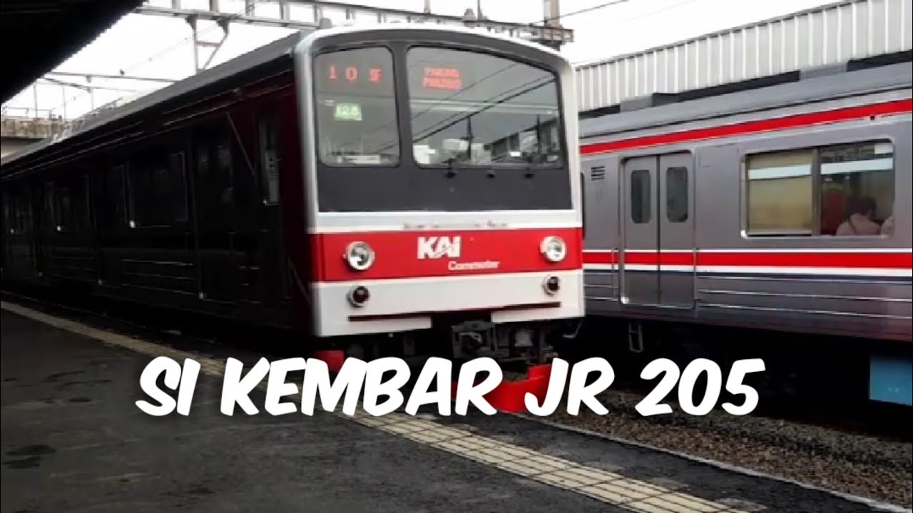 Krl Commuter Line Jr 205 Berpapasan Di Stasiun Jurangmangu Youtube