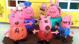 Peppa Pig Family Finger Bath Painting Colors and Bubble Bath Time!