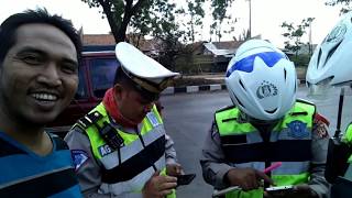 Salut polisi Bandung_ telat bayar pajak kena tilang, sesuai pasal 288, STNK di anggap tidak syah