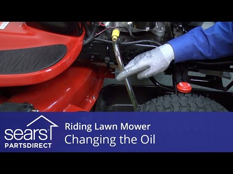 Changing the Oil in a Riding Lawn Mower Changing the Oil in a Riding Lawn Mower