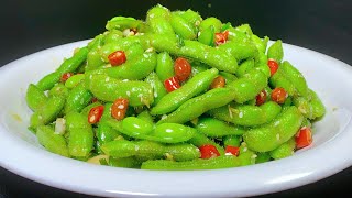 the skills of cooking edamame. I will teach you a trick. The edamame is green and not yellow, fresh