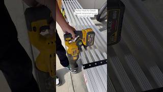 Rafter hook for DeWalt Flexvolt reciprocating saw