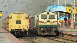 12370 crossing 12370 | Electric and Diesel crossing || KAMAKHYA Meets KUMBHA !!