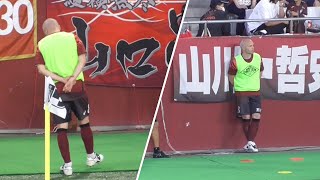 【 出番なし】寂しそうなイニエスタ ピッチ外の様子/ヴィッセル神戸/サンフレッチェ広島/iniesta