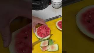 আমি কিভাবে তরমুজ কাটি দেখো,#reels #viralvideo #food