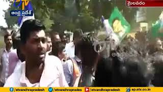 Clashes Between TDP \u0026 YCP Leaders | in Janmabhoomi - Maa Vooru Program | at Mylavaram