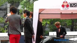 [Fancam] 120113 BEAST entered the stage at Teokeanoi press con in Thailand