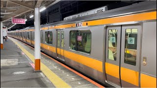 【E233系0番台T編成  JR青梅線内TASC調整試運転（夜間）】E233系0番台トタT12編成が試運転電車として警笛を鳴らして豊田駅を発車するシーン（試9978T）2022.8.21