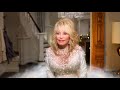 “light your lamp” dolly parton’s christmas on the square netflix