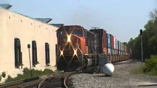 CN 5649 and CN 5791 Lead Q194 South! 5/19/12