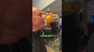 This guy outsmarted a bar scam!