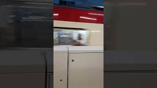 京急600形602編成　快特成田空港行き【スカイアクセス線経由】横浜駅到着【三菱電機1C8MGTOVVVF】#ダイキ600系 #shorts #京急600形 #横浜駅