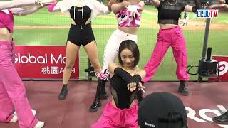 06/22 統一 VS 樂天 中場，Rakuten Girls與LOTTE GIRLS進行舞鬥