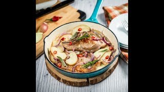 One Pan Pork Chops and Apples