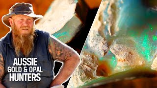 The Bushmen Discover A Beautiful Green Crystal Opal Worth $8,000 | Outback Opal Hunters