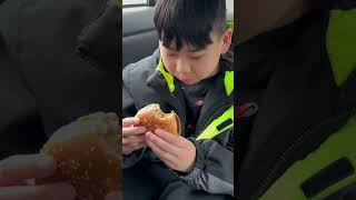 McDonald’s Quarter Pounder With Cheese - Kids Taste Test #mcdonalds #quarterpounder