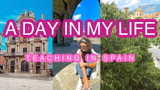 A DAY IN MY LIFE AS AN ENGLISH TEACHER IN SPAIN // teaching English while living abroad in Pamplona