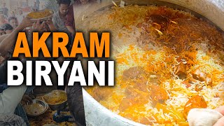 Biryani पर लूट मची है | Famous Akram Biryani Shastri Park | akram biryani delhi  | shoby vlog