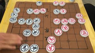 黑棋这是哼着歌都把对面下败了，关键是对面输的还惨啊，精彩