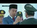 momen detik detik jokowi sematkan tanda pangkat jenderal tni kehormatan ke prabowo subianto