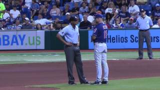 Cleveland Indians Manager Manny Acta argues call