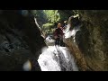 canyoningtour burggrabenklamm 3 meter sprung im unteren teil der schlucht.