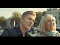 Willeke Alberti, Mart Hoogkamer - Lachen, Beetje Huilen (Official Video)