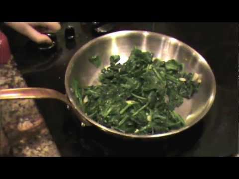 Sauteed Spinach and Garlic (The Healthy Way) Sauteed Spinach and Garlic (The Healthy Way)