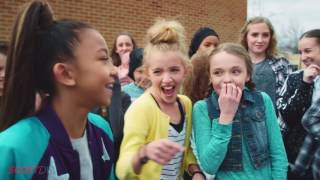 GRADE SCHOOL DANCE BATTLE! BOYS VS GIRLS!    ScottDW