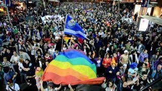 Marcha gay marcada por asesinatos