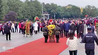 距毛主席诞辰日仅剩两天，湖南韶山发生的动人场面，让人热泪盈眶