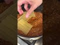 LASAGNA SÚPER FÁCIL: Se hace todo en una sola sartén! #shorts