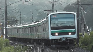 【下りが若干飛ばしているような気が・・・】E501系K703編成（584M 水戸行き）＆E501系K702編成（581M いわき行き）が植田ー泉間で離合。