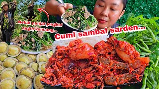 NEKAT PANJAT POHON JENGKOL ANGIN KENCANG ,SAMBAL CUMI SARDEN TUMIS SELADA LALAPAN