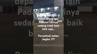 terlihat bahagia depan orang lain