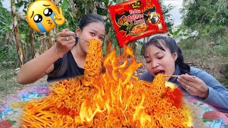 wow wow amazing Two women eat Korean spicy noodles x2 Play the game Find the loser, win
