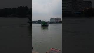 นั่งเรือชมวิวอากาศเย็นๆ