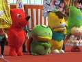 ゆるキャラダンス選手権リハ中　カパルのお皿を撫でまわすぐんまちゃん♪