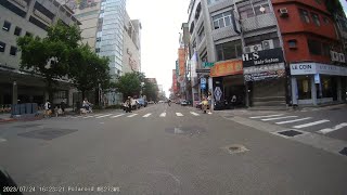 小姐姐過馬路