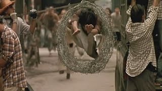 Ong Bak (2003) Tony Jaa Persecucion Scene